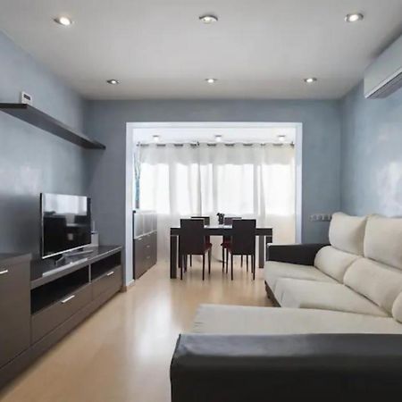 Apartamento Playa Con Piscina Parking Y 2 Habitac Castelldefels Kültér fotó