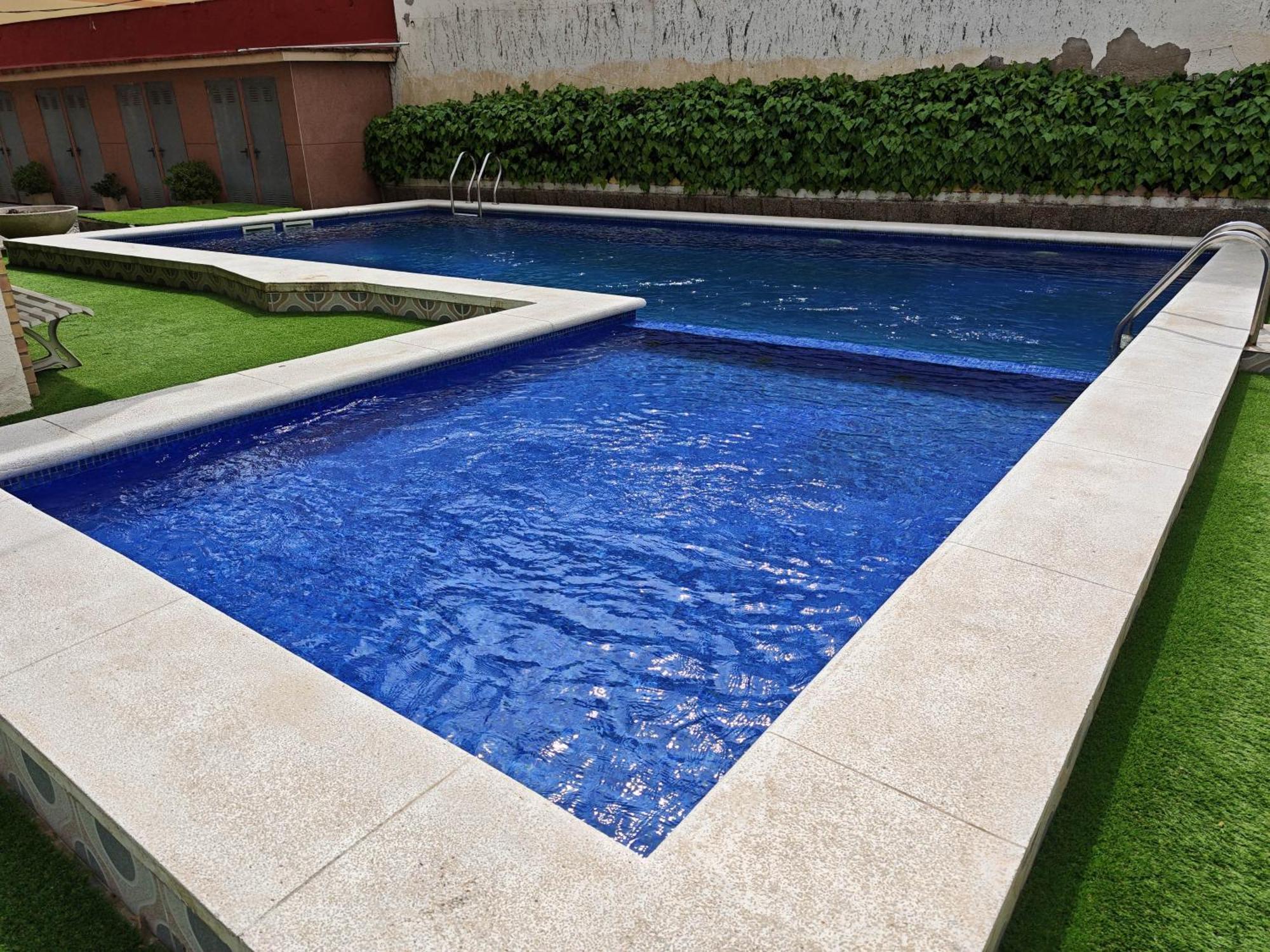 Apartamento Playa Con Piscina Parking Y 2 Habitac Castelldefels Kültér fotó